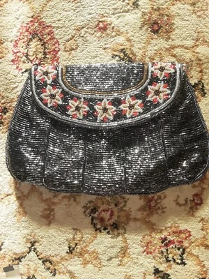 Cartera vintage con cuentas Foto 1 de 4