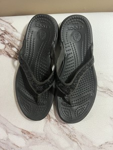 crocs capri strappy flip