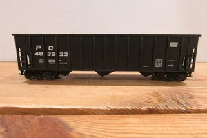 HO Scale Roundhouse Penn Central 3Bay Hopper Car #483922  B5372 - Picture 1 of 6