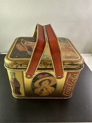 Lata rectangular vintage 1984 Coca-Cola victoriana dama  Foto 1 de 4