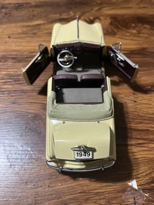 DANBURY MINT 1949 FORD CUSTOM MINT - Picture 1 of 4