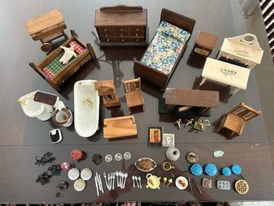 Vintage Dollhouse Furniture & Miniatures - Image 1 of 4
