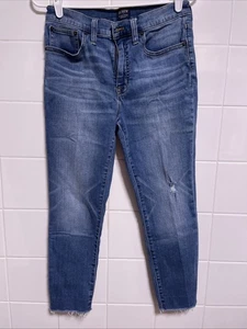 J Crew Damen Gr. 28 P Distressed dunkle Waschung Stretch Cropped Jeans - Bild 1 von 9