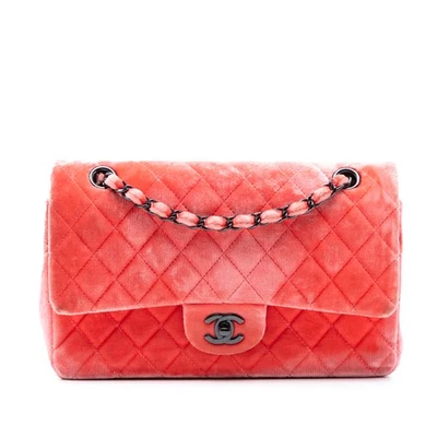 Bolso de Hombro Chanel Autenticado Mediano Clásico Doble Solapa Tela Terciopelo Rojo Foto 1 de 4