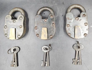 3 Antique Style 4.5'' Padlocks Iron Lock and Key Old Vintage Antique padlock Lot - Picture 1 of 5