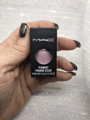 MAC Pigment Eye Shadow *KITSCHMAS* / .15 oz / New in box - Image 1 of 4