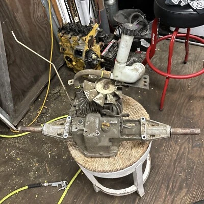 JOHN DEERE 185 HYDROSTATIC TRANSMISSION AM103389 (LATER STYLE  Tuff Torq - Image 1 of 4