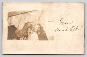 RPPC Postkarte Portrait Echtfoto Tante Ethel 19. Jahrhundert Pferd Neu Auburn ME - Bild 1 von 2