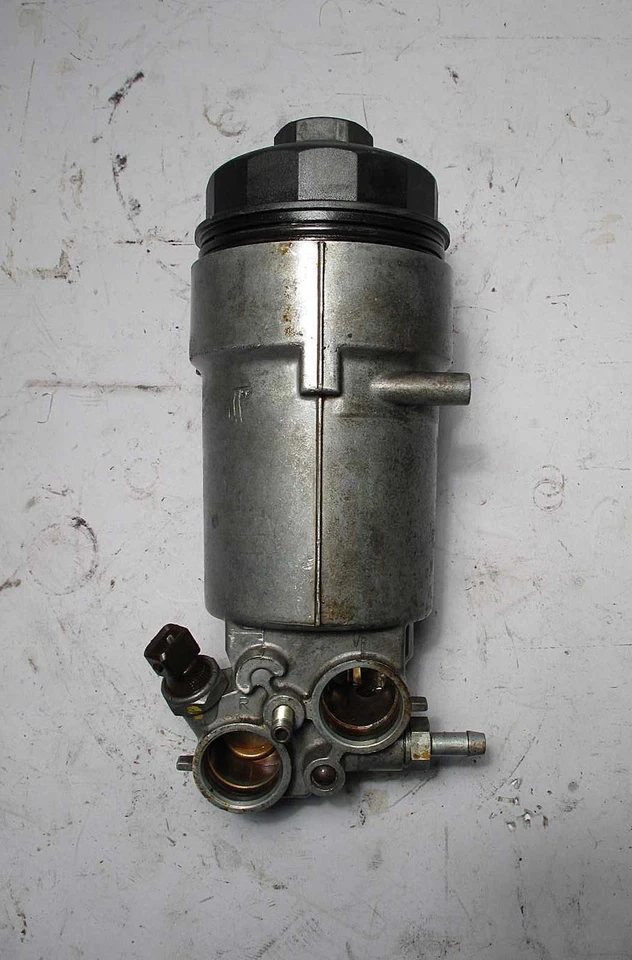 Carcasa de filtro de aceite BMW 540i 750i M5 V8 1991-2003 M60 M62 M73 S62 E32 E38 E39 OEM Foto 1 de 4