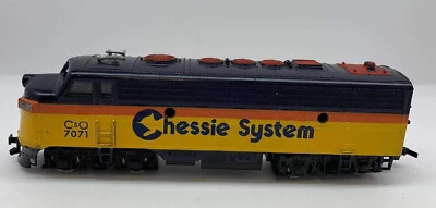 HO Bachmann Powered Diesel Loco Model Train C&O Chessie System #7071 - Image 1 of 4