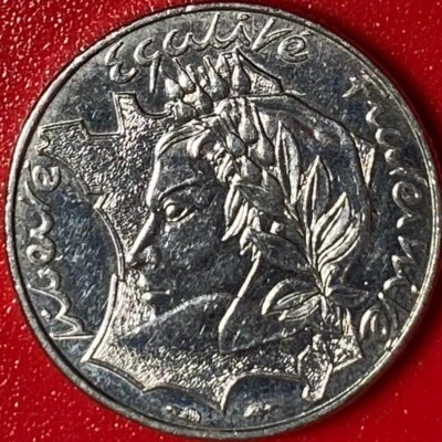 1986 FRANCE 10 FRANCS MADAM REPUBLIC LIBERTE EGALITE FRATERNITE MELTED no silver - Image 1 of 4