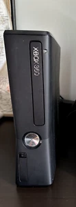 Microsoft Xbox 360 S 4GB Console - Black (1439) - Picture 1 of 4