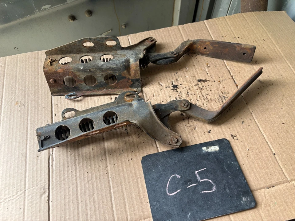 1958 1959 1960 58 59 60 Ford Thunderbird capó bisagras juego par con resortes oe Foto 1 de 4