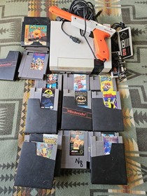 Nintendo NES 21 Game Lot Blinking Red Zapper Mario Batman Simpsons Controllers