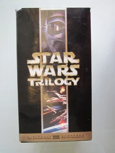 Juego de caja de cinta VHS 2000 Star Wars Trilogy masterizado digitalmente con funda - Imagen 1 de 11