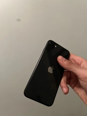 iPhone SE 2020 - Photo 1/4