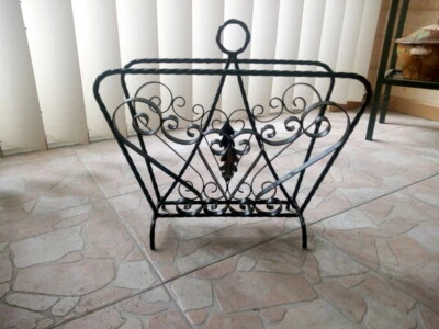 PORTE REVUES EN FER FORGÉ - VINTAGE - ANNÉES 60/70  EN TRÈS BON ETAT  - Photo 1/4