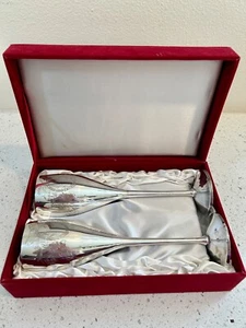 Pair of International Silver Co. Tall Wine Flutes w/ Sticker in Box - Etched - Picture 1 of 12