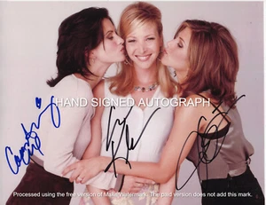 FOTO/CERTIFICADO DE AUTENTICIDAD 8 1/2 X 11 AUTOGRAFIADA POR ELENCO FEMENINO DE TV AMIGAS - Imagen 1 de 2