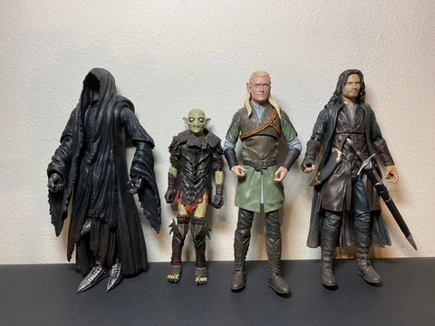 Diamond Select Lot of 4 Lord Of The Rings Nazgul, Aragorn, Moria Orc & Legolas Cover