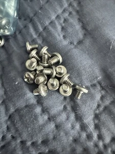 6-32 X 1/4" OAL SCREW PAN HEAD PHILLIPS STAINLESS STEEL - 100pcs - Picture 1 of 3