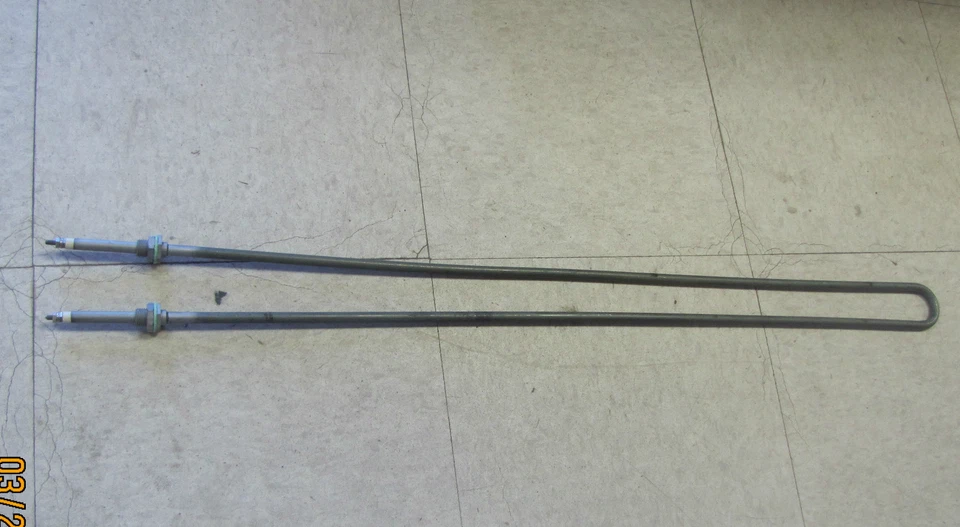 HELIOS 1099 230V 1500W 31 7/8" OVERALL LENGTH HEATING ELEMENT NEW - Image 1 of 1