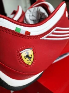 Puma Future Cat M1 Ferrari Rosso | Taglia 46 UK 11 | NUOVO - Foto 1 di 8