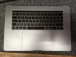 OEM MacBook Pro 15 2018 2019 A1990 Palmrest + Touchpad + Keyboard + SWEDISH - Picture 1 of 3