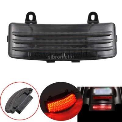 Luz de freno trasera LED Fender Tip Tri-Bar apta para Harley Touring Street Glide Foto 1 de 4