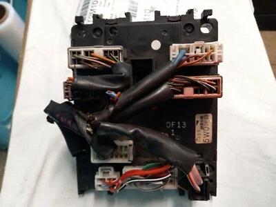 01-03 Infiniti QX4 Caja de fusibles Conexión OEM 24350-5W000 Módulo J Foto 1 de 4