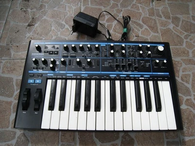 Novation Circuits - Bass Station 2 - Bild 1 von 4