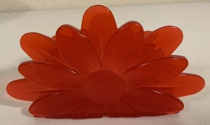 Servilletero vintage de plástico rojo con flor de margarita de los años 70 correo de papel etc. - Imagen 1 de 6