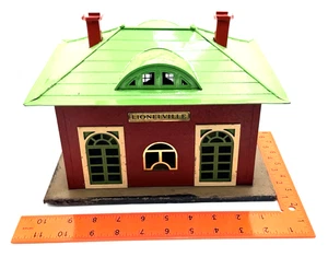 Lionel Pre War 126 Lionelville Station Red/Green - Picture 1 of 6