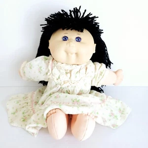 Vintage Blue Eyed OlympiKids 1996 Cabbage Patch Girl Doll Black Yarn Hair M747.2 - Picture 1 of 10