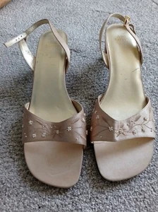 Ann Harvey Gold Sandals Size UK 8 - Picture 1 of 4