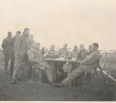 Foto Flugzeugführer Bereitschaft im Knochensack Fliegerhaube Sonderabzeichen 2wk - Bild 1 von 3