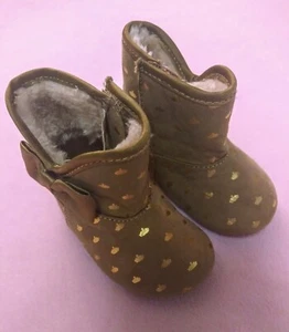 Disney Princess Infant Gold Bow and Crowns Boots Booties Size - 2 Gently Used ❤ - Picture 1 of 12