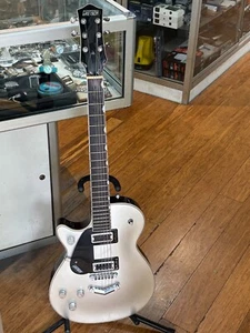 GRETSCH ELECTRMATIC 6-STRING ELECTRIC GUITAR IN SILVER LEFT HANDED - READ DESCR - Picture 1 of 24