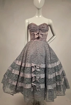 VINTAGE 1950’S LACE PARTY DRESS W TAFFETA PLEATS + BOWS - Image 1 of 4