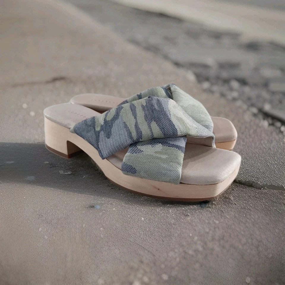 Sandalias Sanctuary LIVELY Mujer 5 Azul Camuflaje Cuero Forrado Madera Zueco Costero Retro Foto 1 de 4