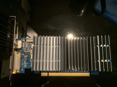 ASUS NVIDIA GeForce 8400 GS (EN8400GSSILENT/DI/512MD2(LP)) 512MB DDR2 SDRAM PCI - Image 1 of 3