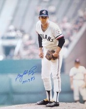 Signed 16x20 GAYLORD PERRY "1972 Cy Young" Cleveland Indians Autographed photo