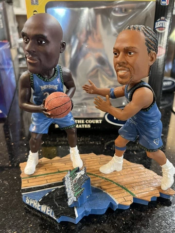 Minnesota Timberwolves Kevin Garnett and Sprewell duel bobblehead bobblemate Cover