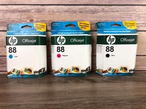 3 nuevos cartuchos de tinta originales sellados de fábrica HP 88 negro magenta cian - caducidad: 2011 - Imagen 1 de 3