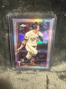 2025 Topps Chrome - #234 Brooks Lee (RC) Minnesota Twins - Picture 1 of 2
