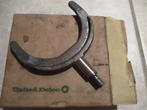 GM United Delco Shifting Fork - NOS - Chevy 3-Speed - P/N 3858997 - Picture 1 of 5