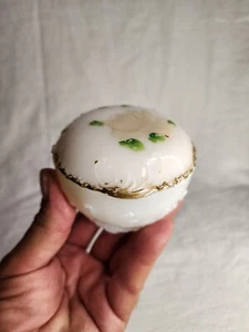 Antike Milchglas Pulver Waschtisch Schmuckdose Schatulle handbemalt - Bild 1 von 7