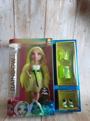 Rainbow High Karma Nichols 时尚娃娃 全新  — 第 1/4 张图片