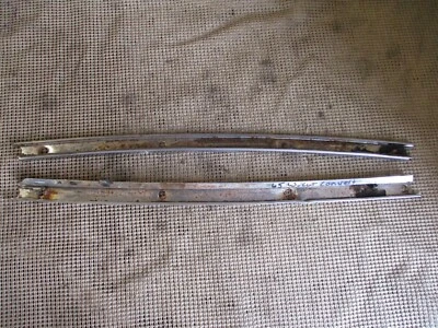 Buick LeSabre Wildcat Electra 1965 1966 convertible pilar A soportes para impermeabilización Foto 1 de 4