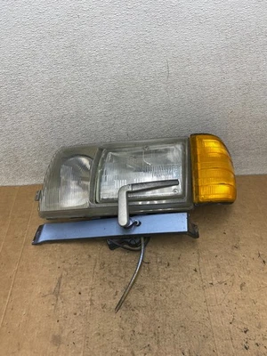 1986 to 1991 Mercedes-benz W126 Left Driver Side Halogen Headlight Oem T5334 DW - Image 1 of 4